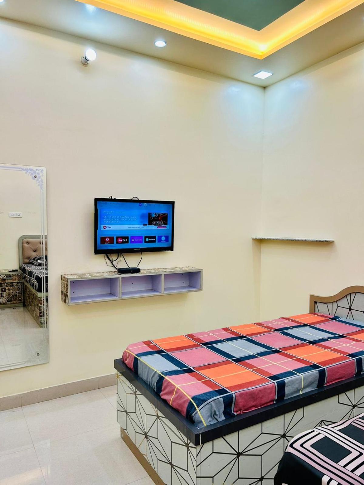 Smart Stays - Mmmut College - Gkp Airport Gorakhpur Ngoại thất bức ảnh