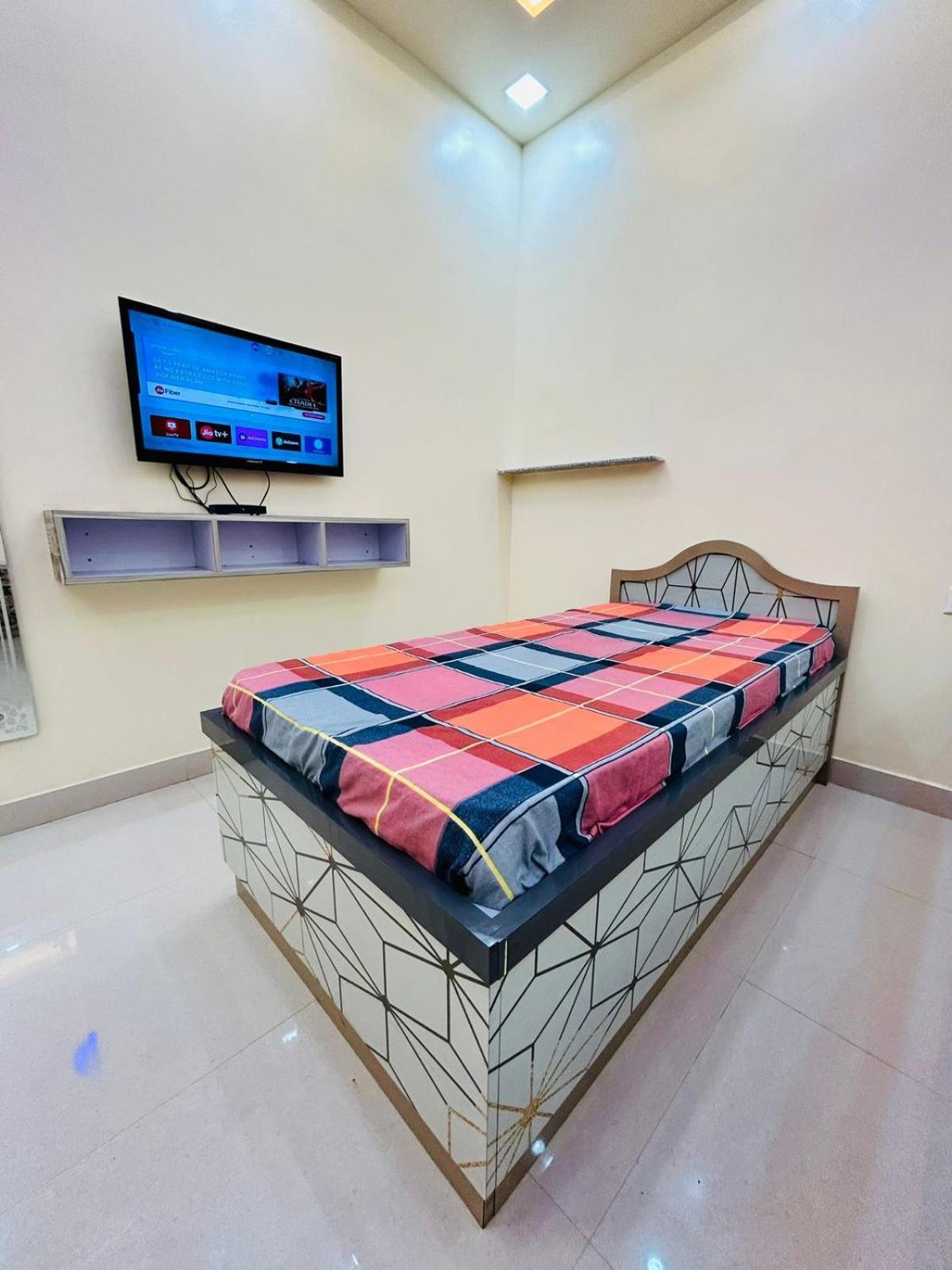 Smart Stays - Mmmut College - Gkp Airport Gorakhpur Ngoại thất bức ảnh